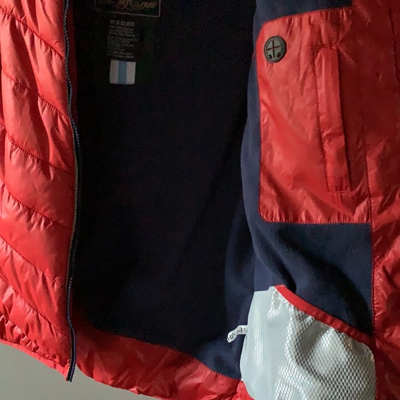 Red puffer vest - Picture 9 of 9